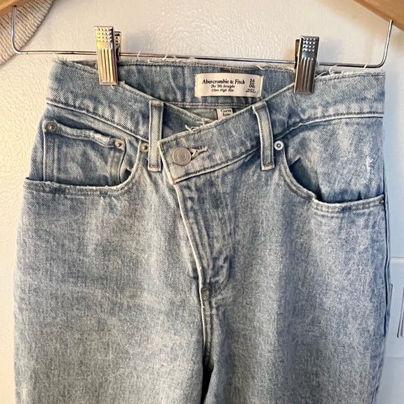 ultra high rise 90’s straight jean - Picture 3 of 5